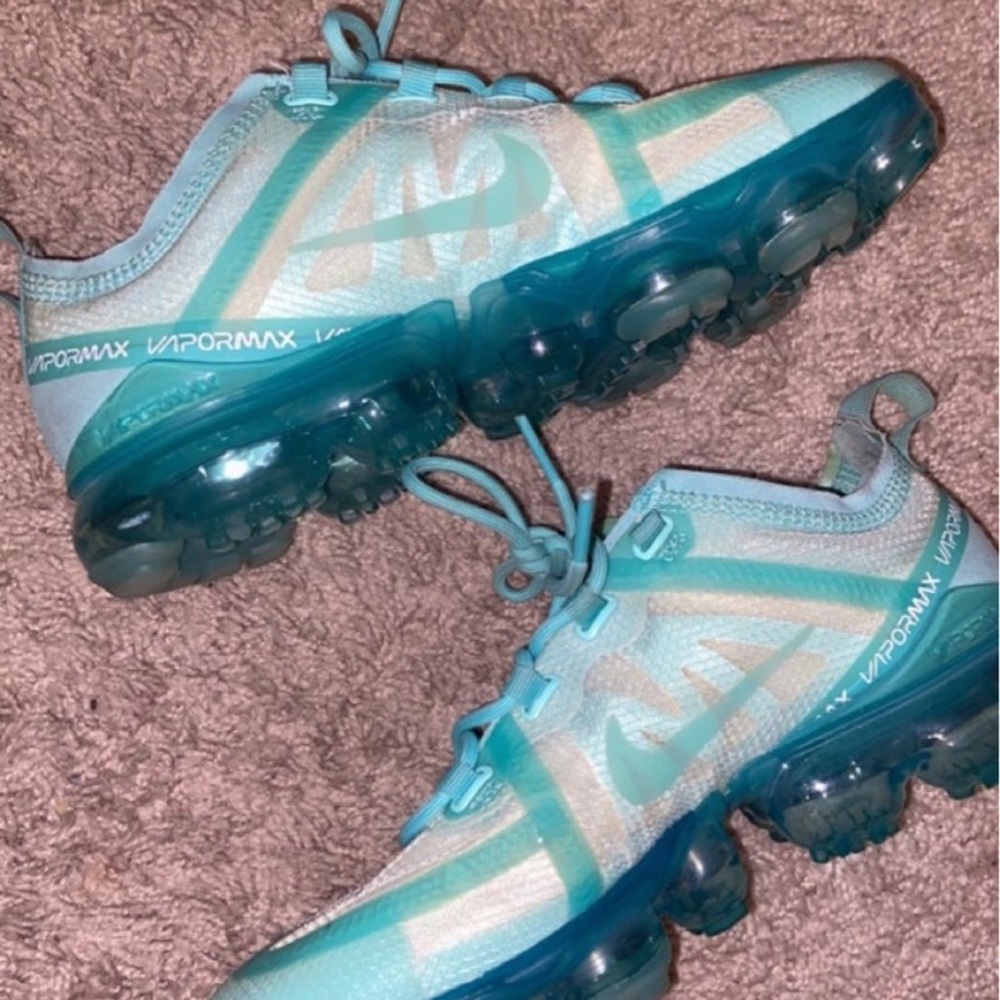 Nike vapor max baby blue